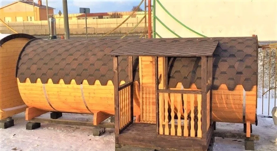 С террасой